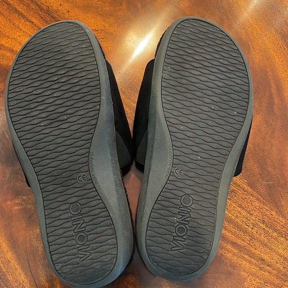 Vionic Slides - Picture 3 of 5